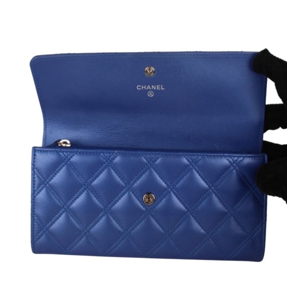 CHANEL MATELASSE LONG WALLET - Picture 5 of 11